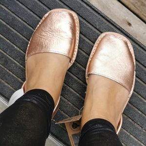 EUC Avarcas Classic "Rose Gold" Pons Sandal 35
